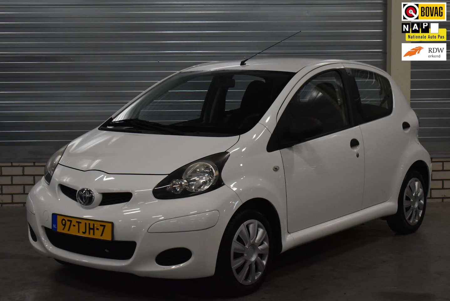 Toyota Aygo - 1.0-12V Cool + Airco - AutoWereld.nl