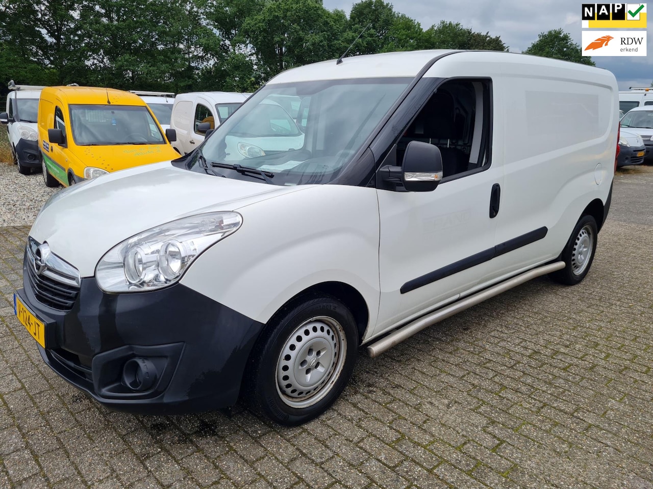 Opel Combo - 1.3 CDTi L2H1 Edition airco navigatie euro 6 - AutoWereld.nl