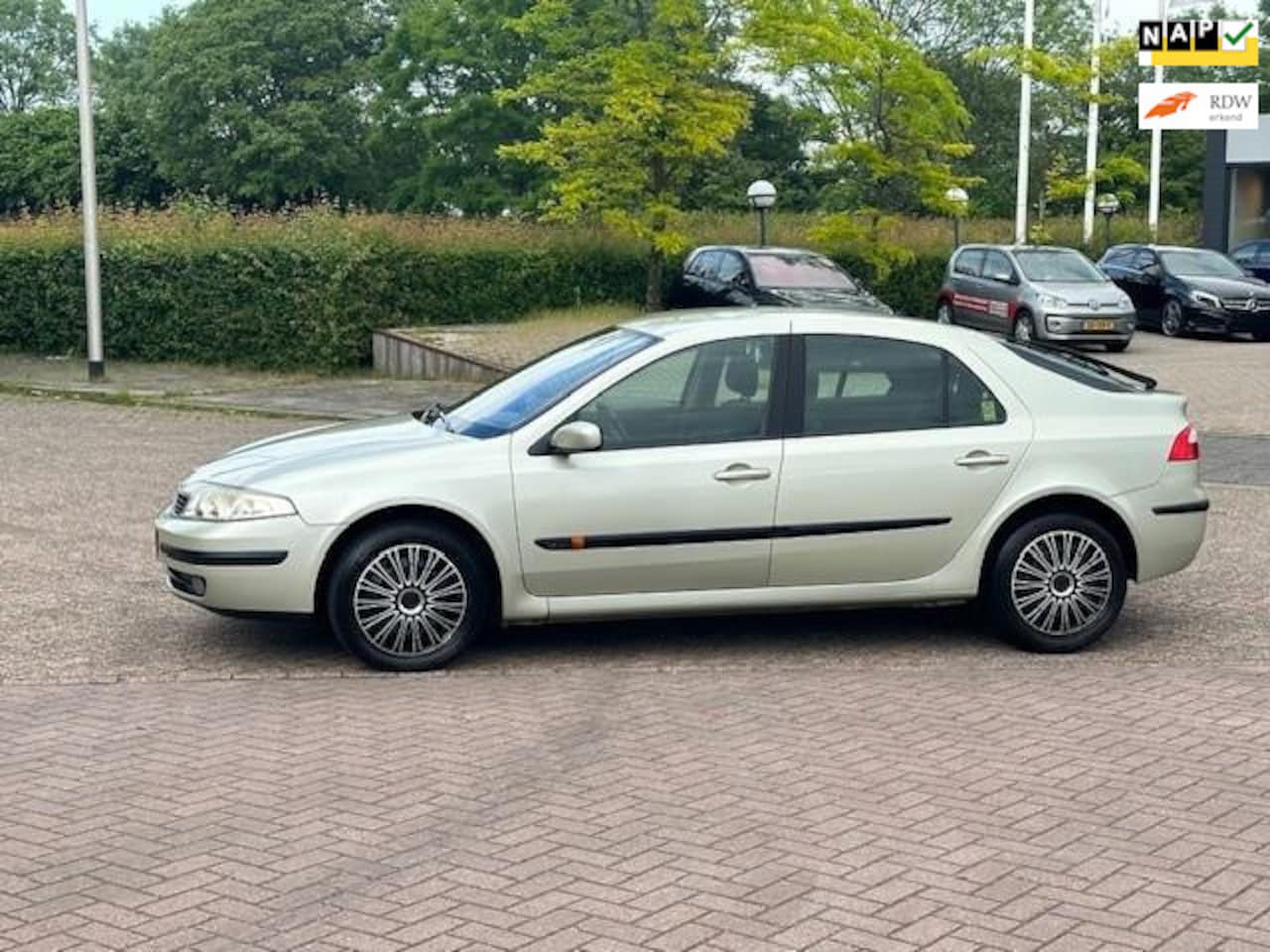 Renault Laguna - 1.8-16V Tech Road Automaat,bj.2004,kleur: groen,climate control,trekhaak,APK tot 06/2025 e - AutoWereld.nl