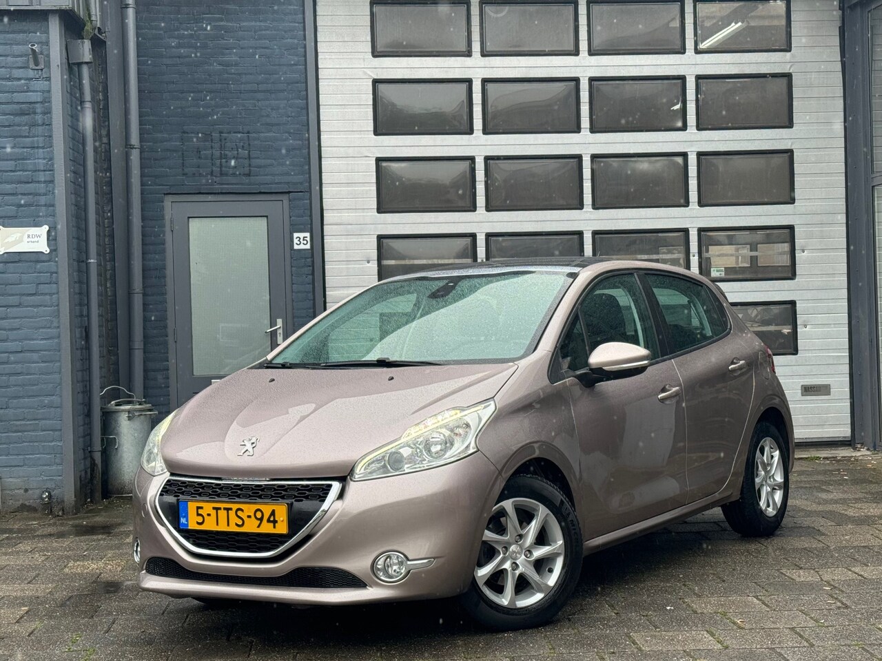 Peugeot 208 - 1.2 e-VTi Active | Clima | Navi | Automaat | PDC - AutoWereld.nl