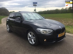 BMW 1-serie - 120d High Executive BOMVOL extra's auto verkeert in showroomconditie zowel optie's als tec