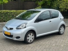 Toyota Aygo - 1.0-12V Access 2010 5-deurs Stuurbekrachtiging Zuinig Goed rijdend NAP