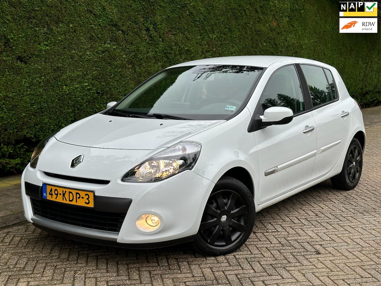 Renault Clio - 1.6 Dynamique /AUTOMAAT/NAVI/PDC/CRUISE/RIJDTGOED!/ - AutoWereld.nl