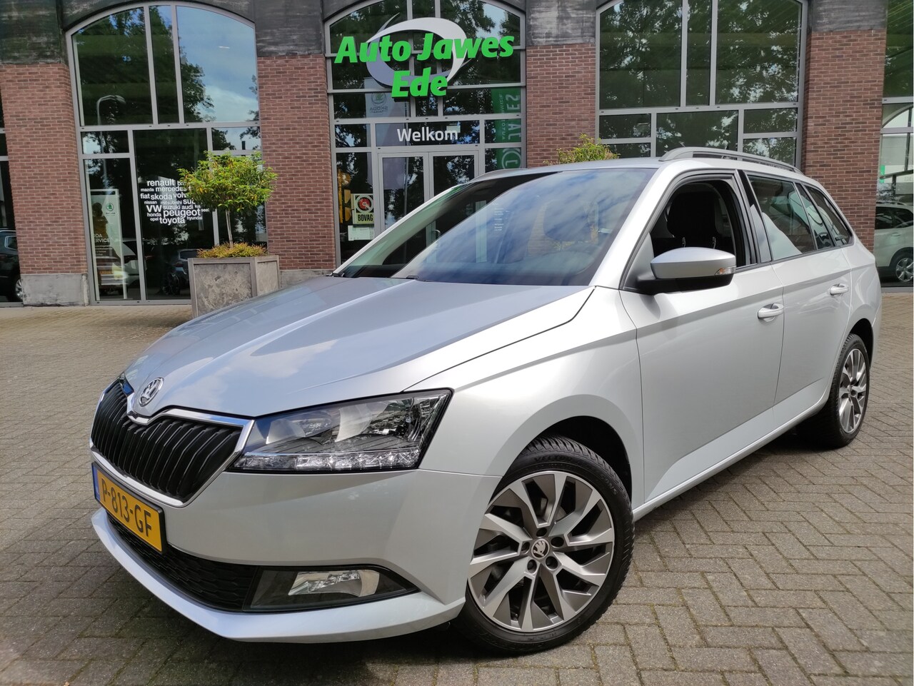 Skoda Fabia Combi - 1.0 TSI Business Edition Navigatie - All seasonbanden - Apple Carplay/Android Auto - NL au - AutoWereld.nl