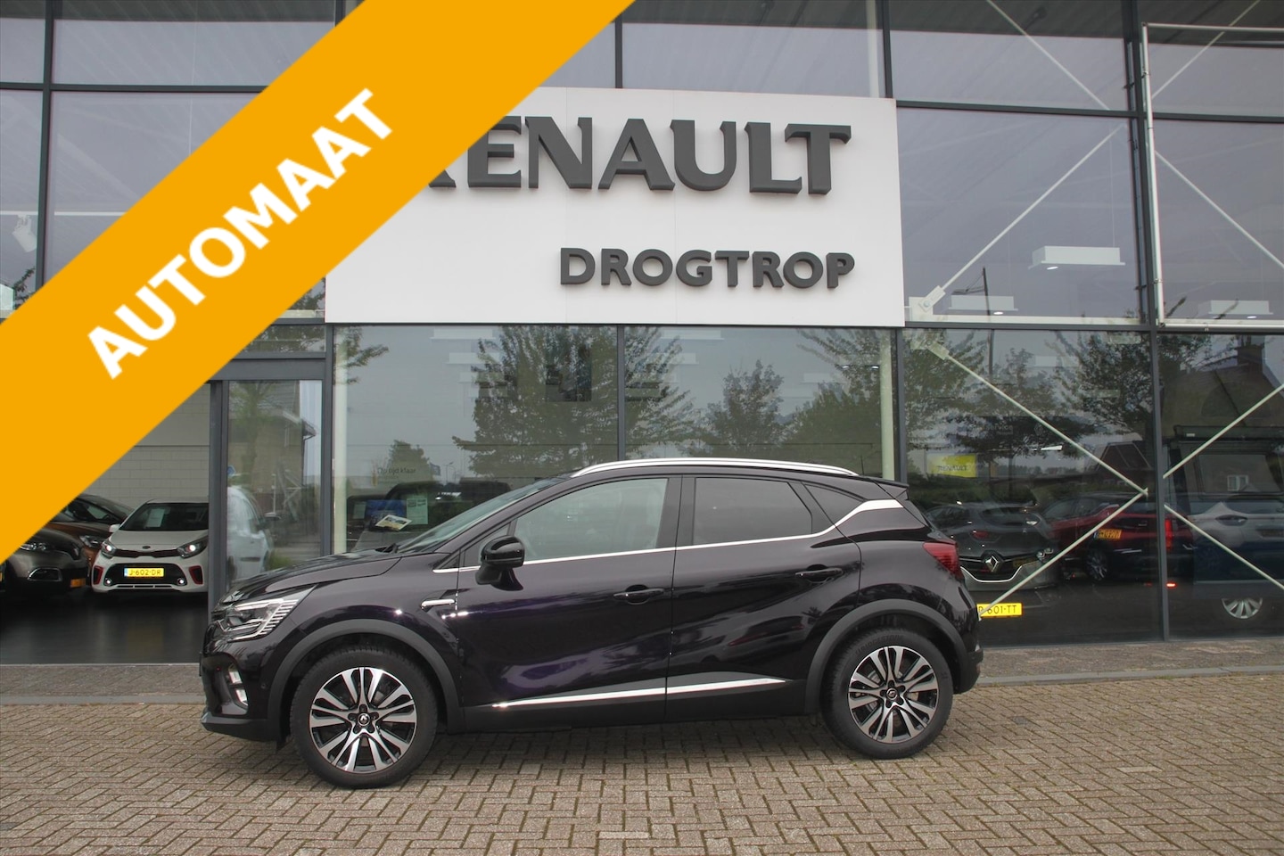 Renault Captur - 130PK-INITIALE PARIS-AUTOM-66DKM-LEDER-TREKHAAK- - AutoWereld.nl