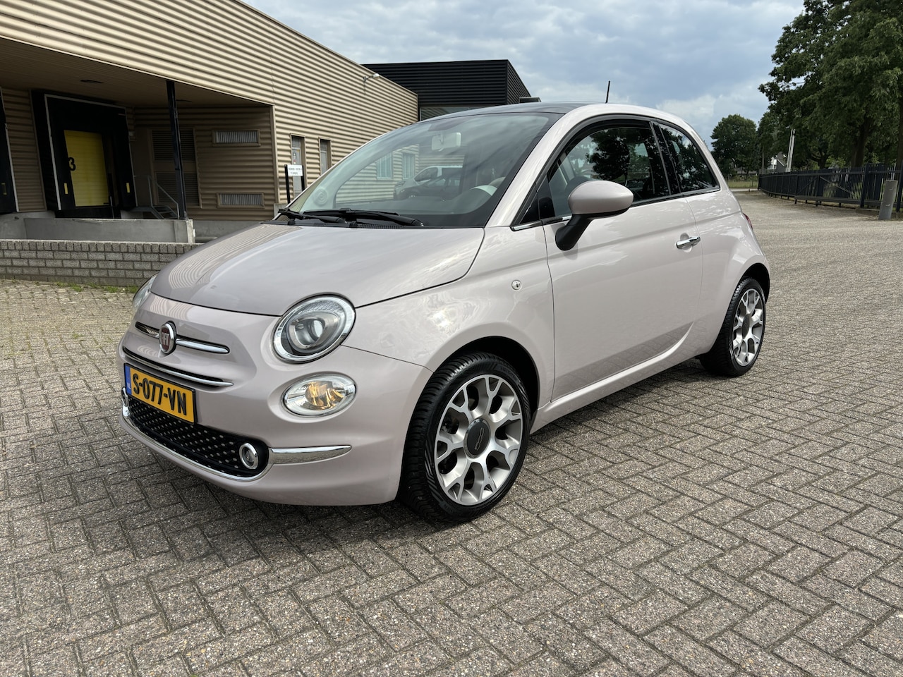 Fiat 500 - 1.0 Hybrid Launch Edition Pink [ leer,panodak,lmv,ecc,cruise,carplay,navi ] - AutoWereld.nl