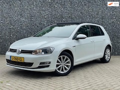 Volkswagen Golf - 1.2 TSI Business Edition R Connected