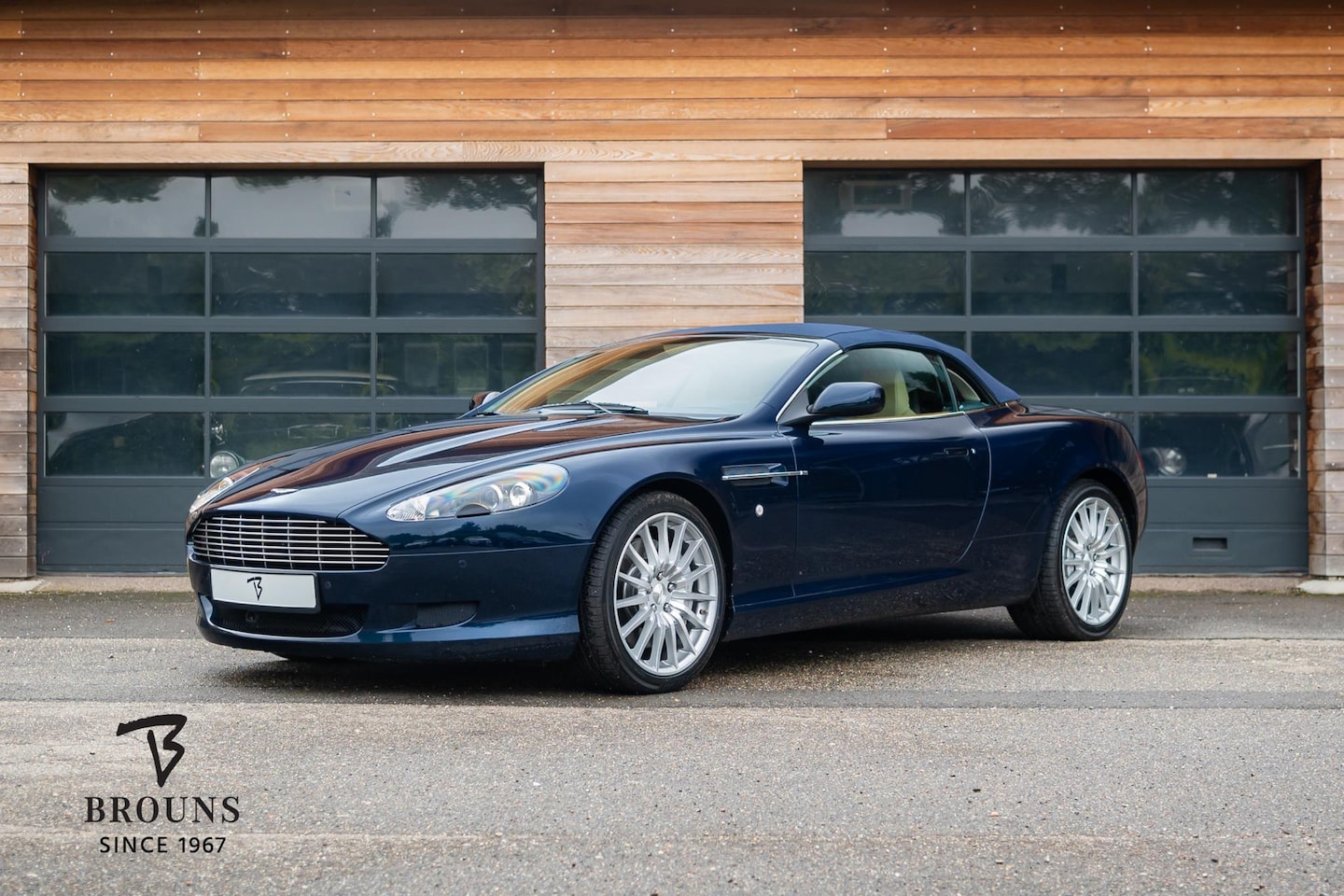 Aston Martin DB9 Volante - 5.9 V12 Touchtronic 457pk *Blauw/Beige - AutoWereld.nl