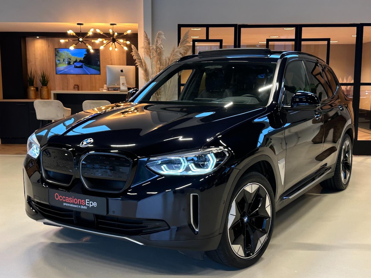 BMW iX3 - Shadowline 80 kWh Harman Kardon Headup Panoramadak - AutoWereld.nl