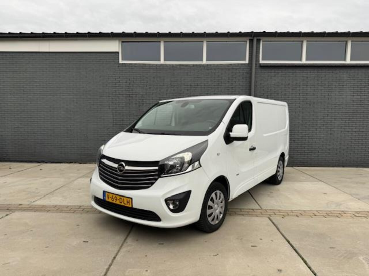 Opel Vivaro - 1.6 CDTI L1H1 Sport 1.6 CDTI L1H1 Sport - AutoWereld.nl