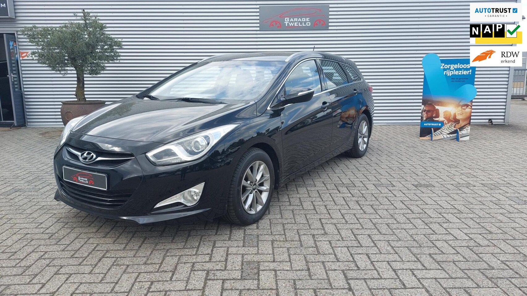 Hyundai i40 Wagon - 1.6 GDI Blue i-Motion 1.6 GDI Blue i-Motion,cv vergrendeling ,airco dealer onderhouden,cruise control,full optie - AutoWereld.nl