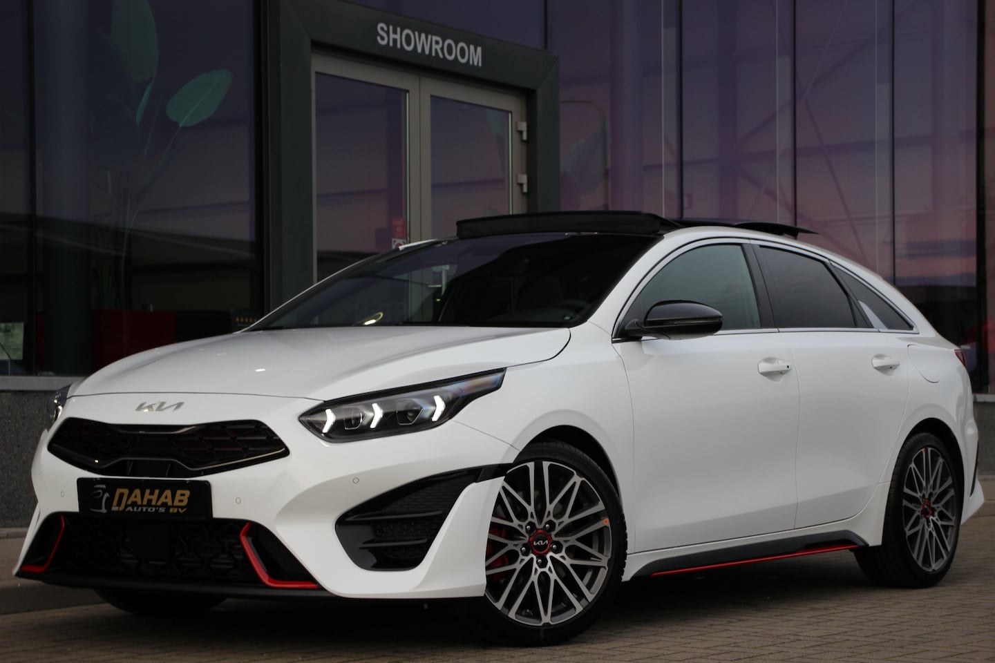 Kia Pro cee'd - 1.6 T-GDi GT | DIRECT LEVERBAAR | 204PK | Panoramadak | Sportuitlaat - AutoWereld.nl