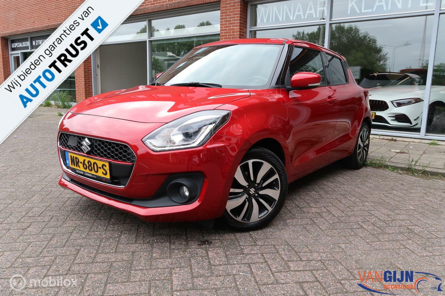 Suzuki Swift - 1.0 Stijl Smart Hybrid CarPlay Navi Adaptive C. - AutoWereld.nl