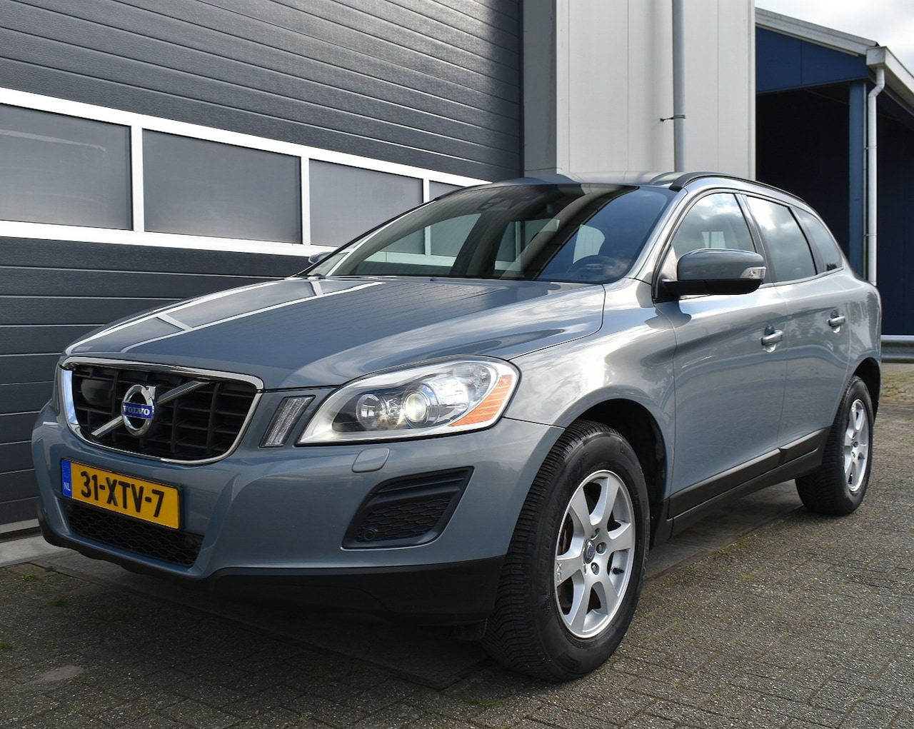 Volvo XC60 - 3.2 AWD Kinetic - AutoWereld.nl