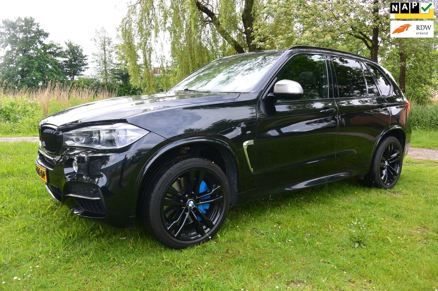 BMW X5 - M50d*virtual*hud*panorama*soft close*camera - AutoWereld.nl