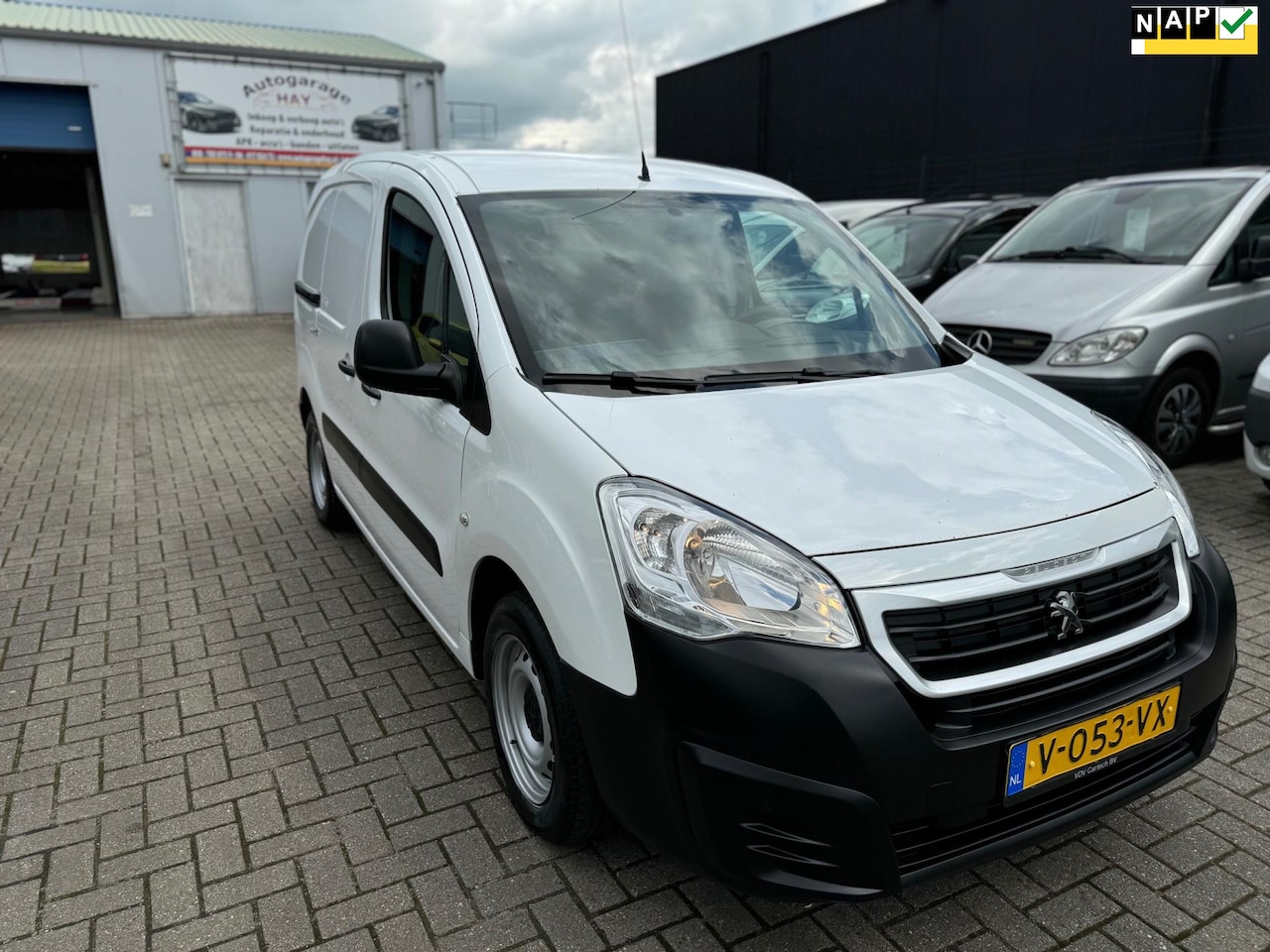 Peugeot Partner - 120 1.6 BlueHDi 100 L1 Premium|Automaat - AutoWereld.nl