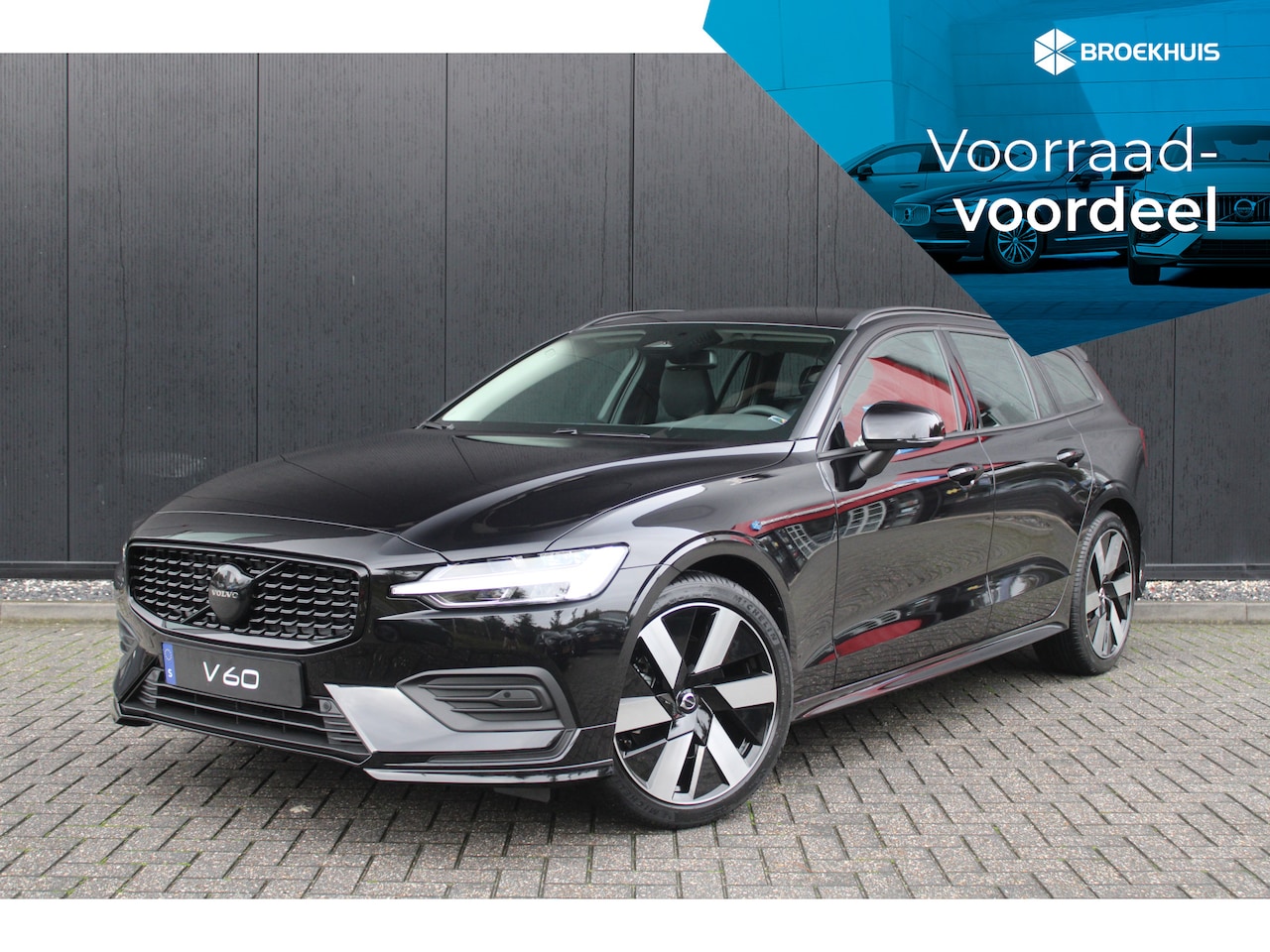 Volvo V60 - B3 Essential Edition | Essential Sport pack | Heico uitlaatset | Exterior Styling Kit | 19 - AutoWereld.nl