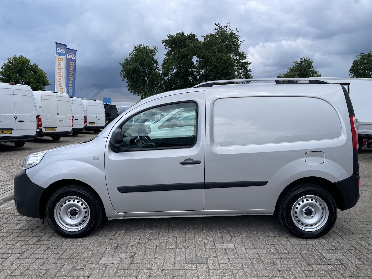 Renault Kangoo Express - 1.5 dCi 75 Express Comfort / vaste prijs rijklaar € 10.950 marge ( btw vrij ) / lease vana - AutoWereld.nl