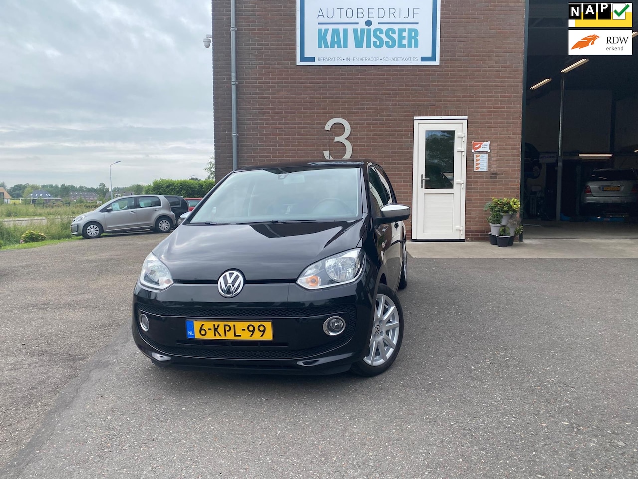 Volkswagen Up! - 1.0 high up! Black Up! / Pdc / Cruise / Navi - AutoWereld.nl