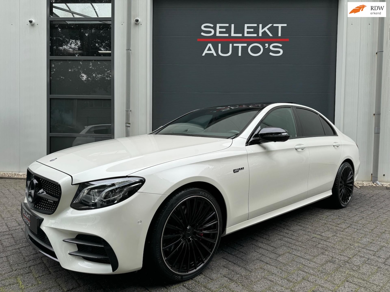 Mercedes-Benz E-klasse - AMG 43 4Matic 401 Pk Pano/Leder/Navi/Apple/360/Bluetooth/20 Inch/Night Pakket/Cruise/Cimat - AutoWereld.nl