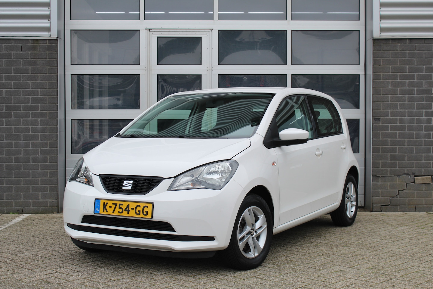 Seat Mii - 1.0 Style Chic / Airco / Cruise / PDC / LMV 14" - AutoWereld.nl