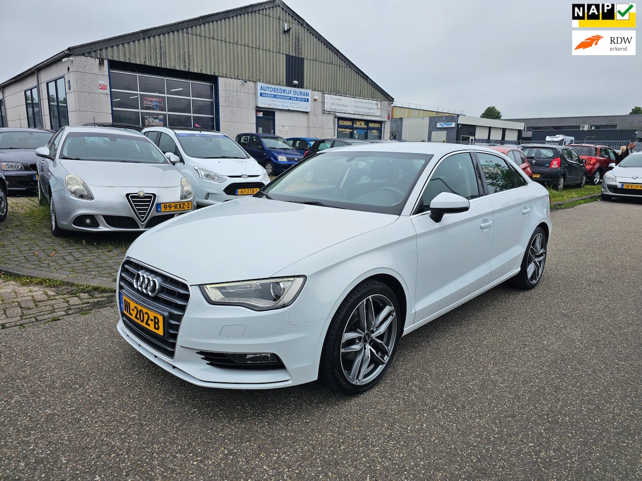 Audi A3 Limousine - 1.4 TFSI CoD Ambition Pro Line S 1.4 TFSI CoD Ambition Pro Line S NAV.+ Clima Bj:2015 - AutoWereld.nl