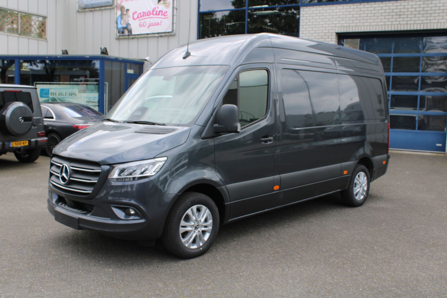 Mercedes-Benz Sprinter - 319 CDI L2H2 3500 kg Trekhaak, Smartphone integratie pakket, LED koplampen, Etc. - AutoWereld.nl