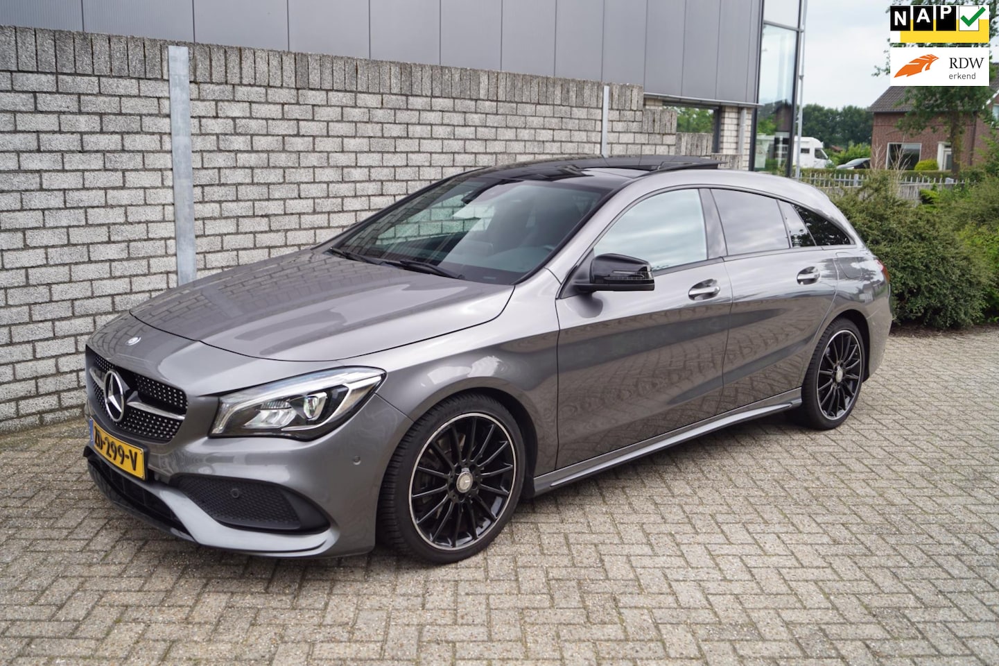 Mercedes-Benz CLA-klasse Shooting Brake - 250 Prestige AMG Line Autom Panodak Leder/Alcantara Navi Camera Standkachel Clima ENZ. - AutoWereld.nl