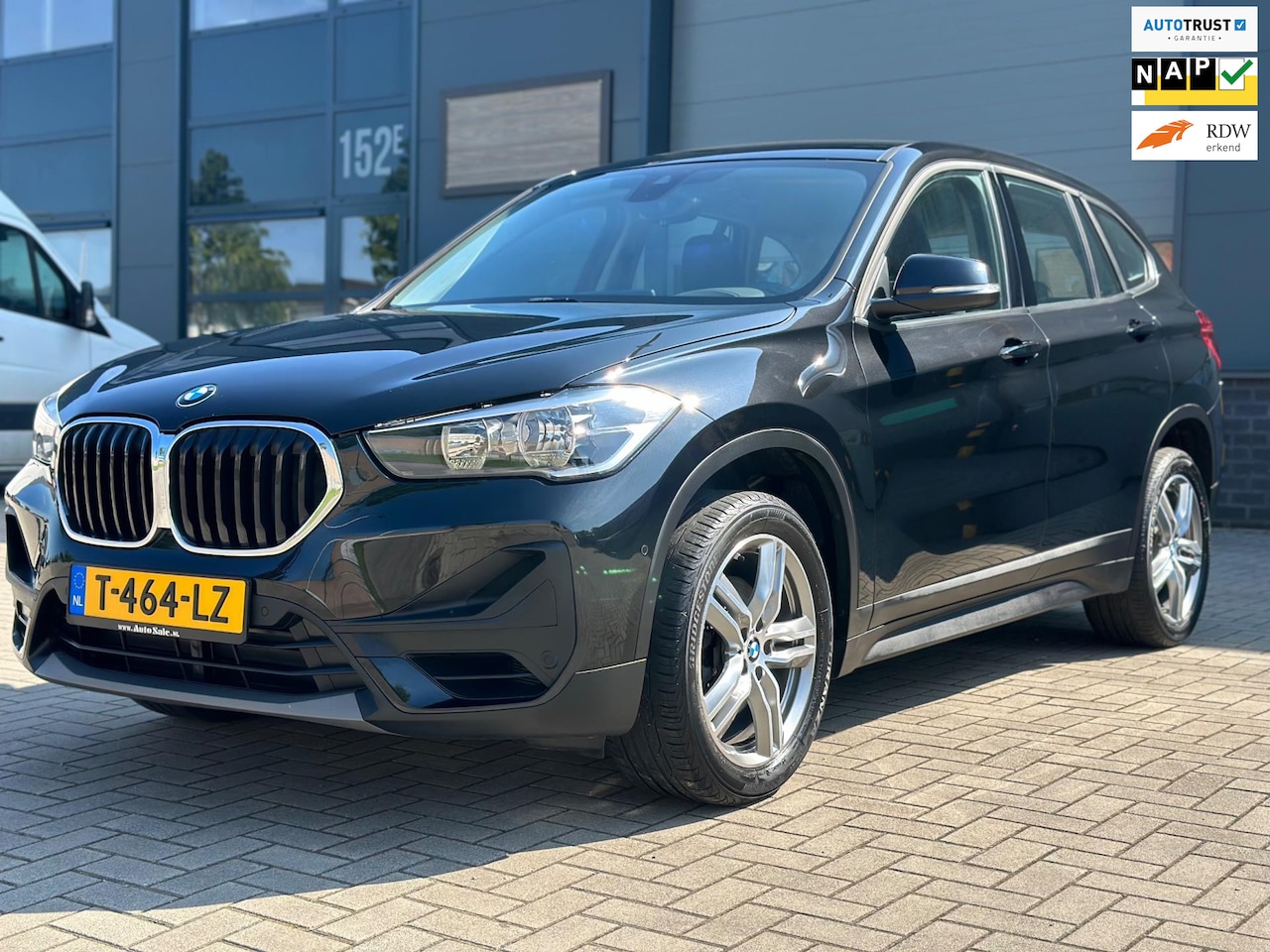 BMW X1 - SDrive18i High Executive AUT / 18" M velgen - AutoWereld.nl