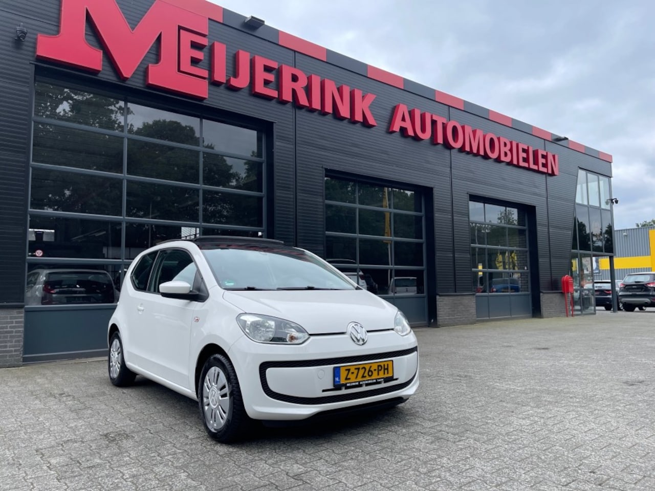 Volkswagen Up! - 1.0 UP!  75 pk schuifdak - AutoWereld.nl