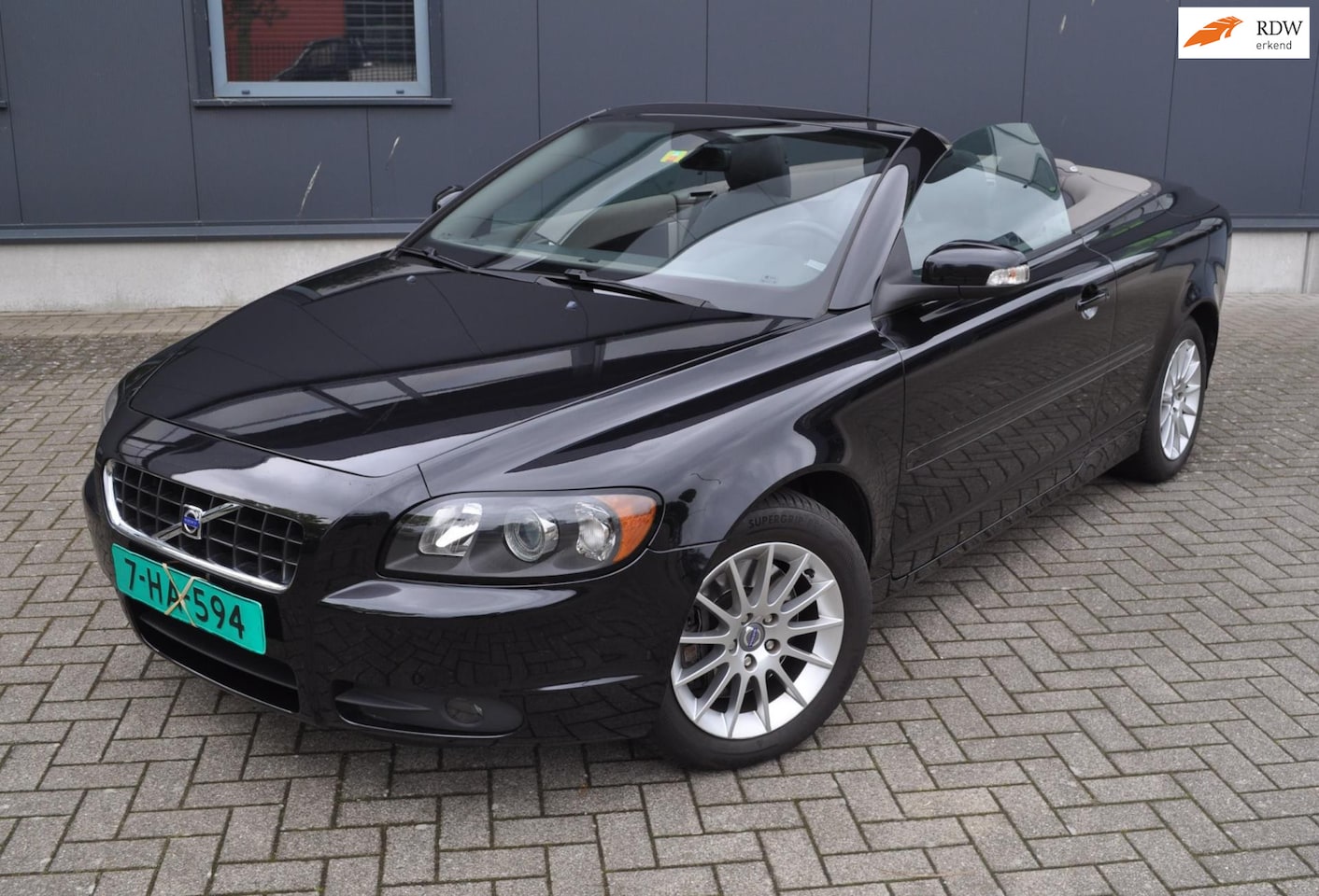 Volvo C70 Convertible - 2.4 Momentum 2.4 Momentum, Facelift, netto € 10.950 ex btw, Bijtel vriendelijke! - AutoWereld.nl