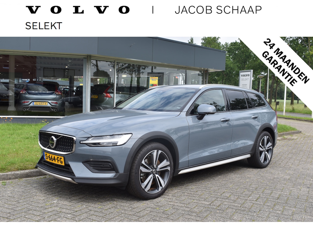 Volvo V60 Cross Country - B5 Mild Hybrid AWD 265PK Automaat Plus | ACC | H&K | BLIS | Trekhaak | Leder | 360"Camera - AutoWereld.nl