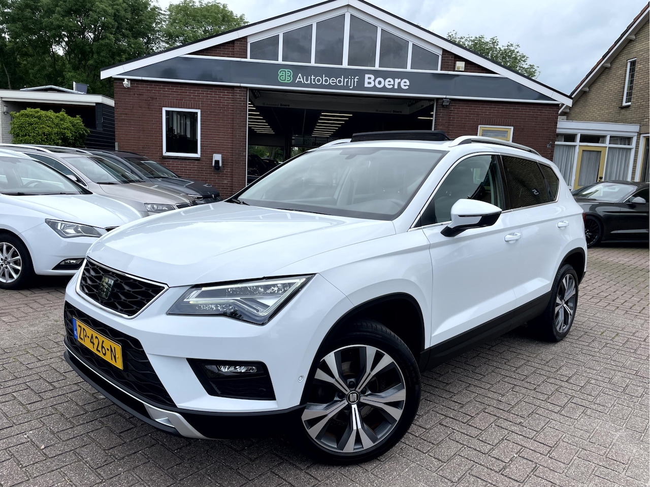 Seat Ateca - 1.0 EcoTSI Business Intense Pano-dak, Camera, 18''Lmv, Carplay - AutoWereld.nl