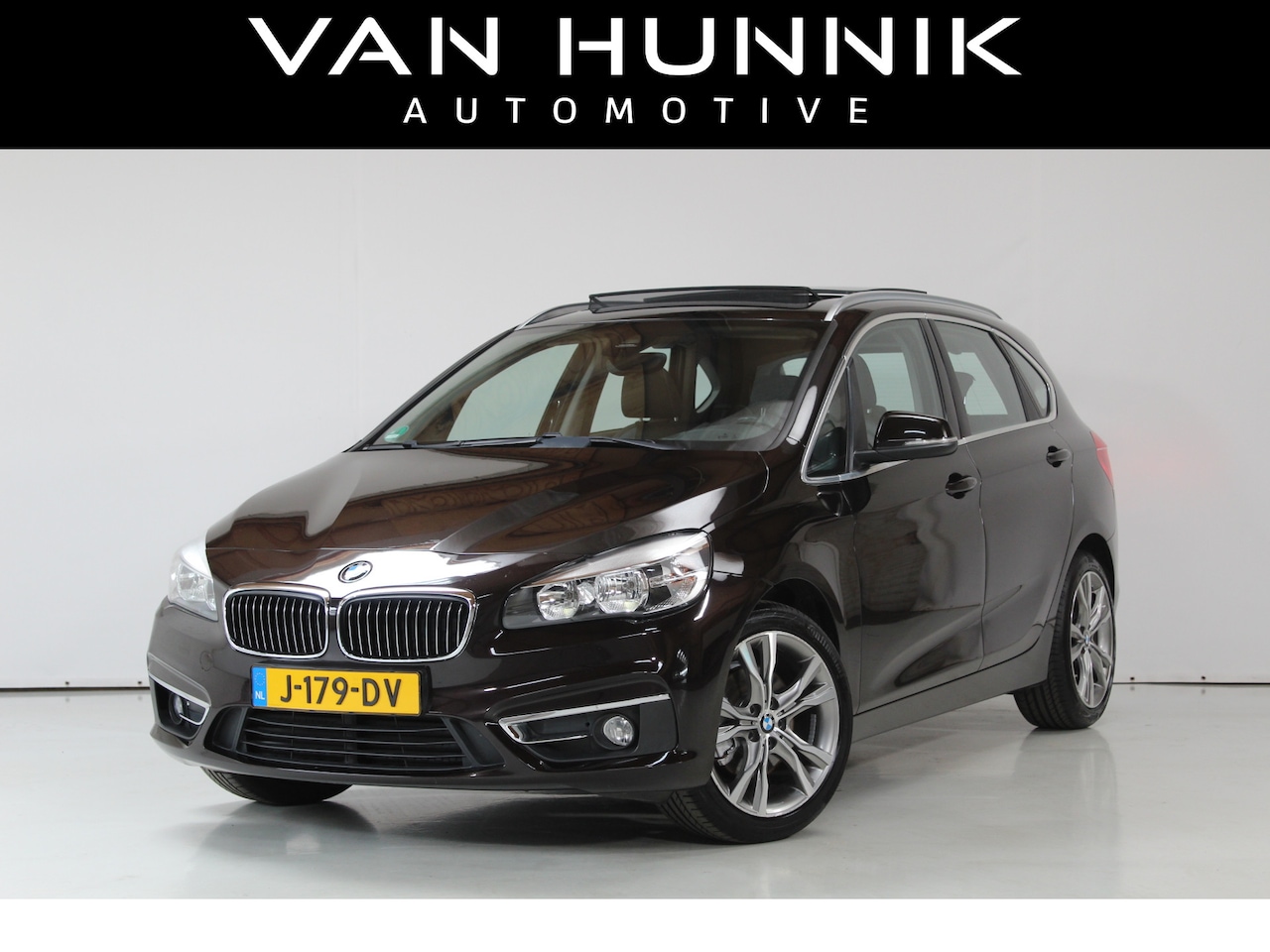 BMW 2-serie Active Tourer - 218i High Executive | Pano | Leder | Stoelverwarming - AutoWereld.nl