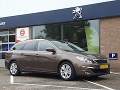 Peugeot 308 - BLUE L. EXECUTIVE 1.2 PureTech-110pk Navigatie | TREKHAAK | Cruise & Climate control | Par