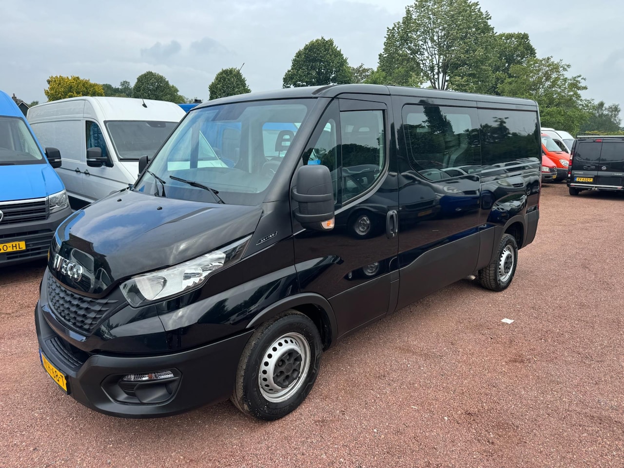 Iveco Daily - 35S16V 2.3 L2H1 DC Dubbel Cabine Multi / Crewcab - AutoWereld.nl