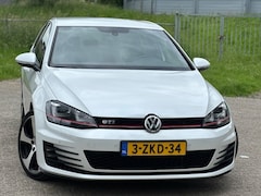 Volkswagen Golf - 2.0 TSI GTI Perf