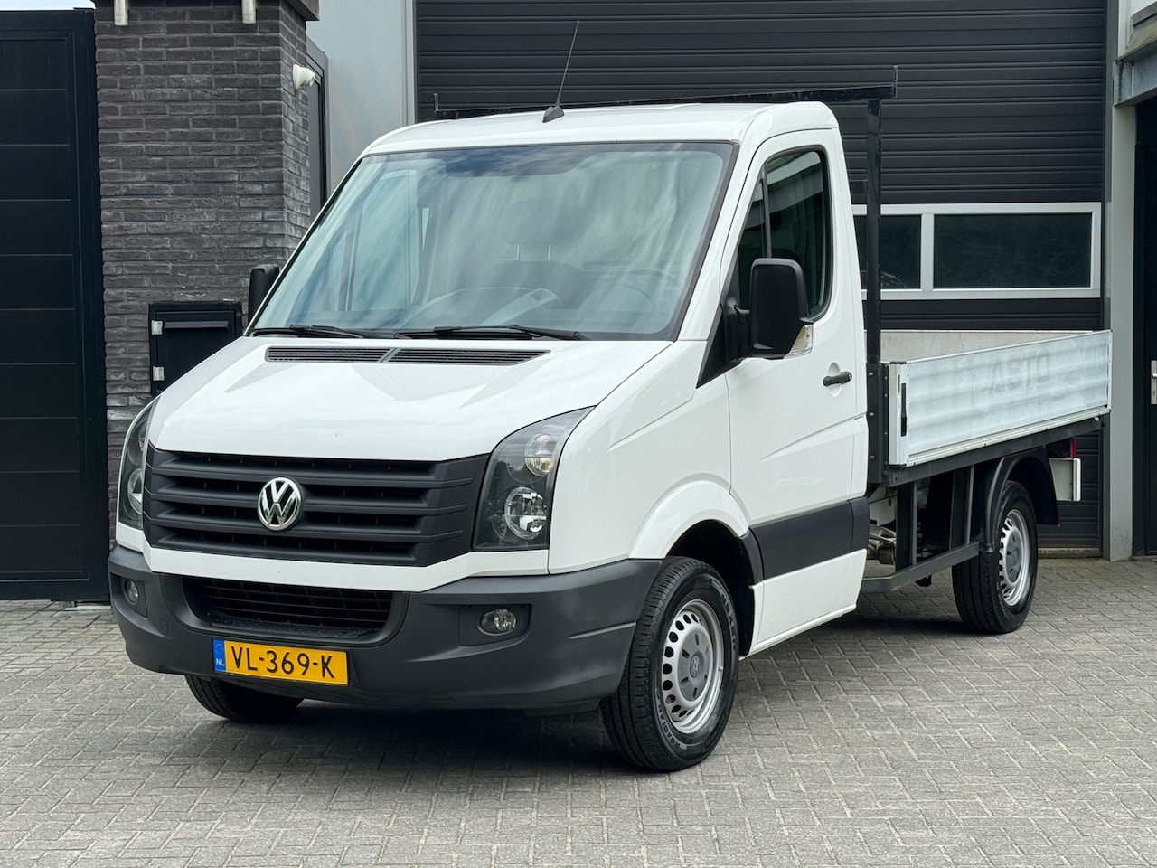 Volkswagen Crafter - 30 2.0 TDI L1H2 BM Pickup Airco, NAP - AutoWereld.nl