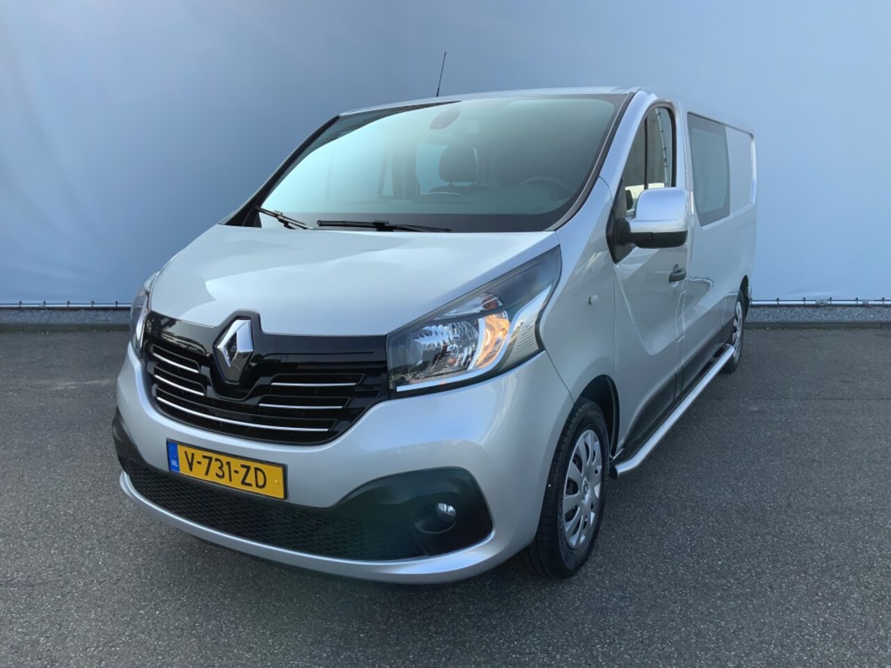 Renault Trafic - 1.6 dCi T29 L2H1 Dub Cab Airco Camera Navi Trekhaak 2000 kg 5 Zits Euro 6 - AutoWereld.nl