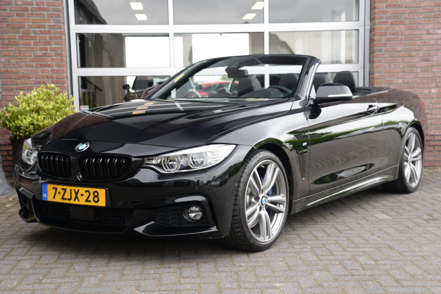 BMW 4-serie Cabrio - 435i High Executive | M-Sportpakket | Orig. NL | Dealer onderhouden | - AutoWereld.nl