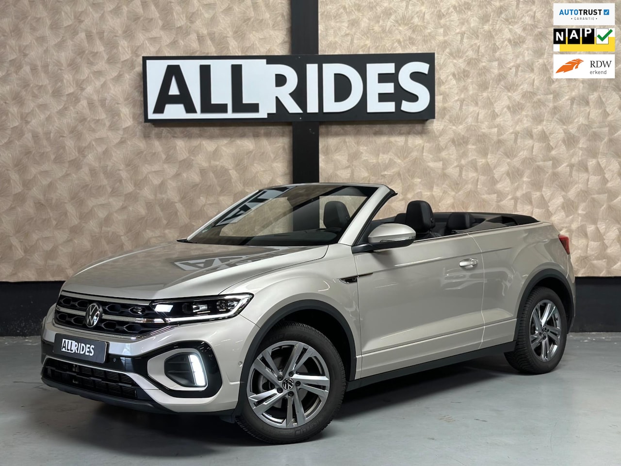 Volkswagen T-Roc Cabrio - 1.5 TSI R-Line Facelift | Leer | Keyless | ACC | Stoel-/Stuurverwarming - AutoWereld.nl