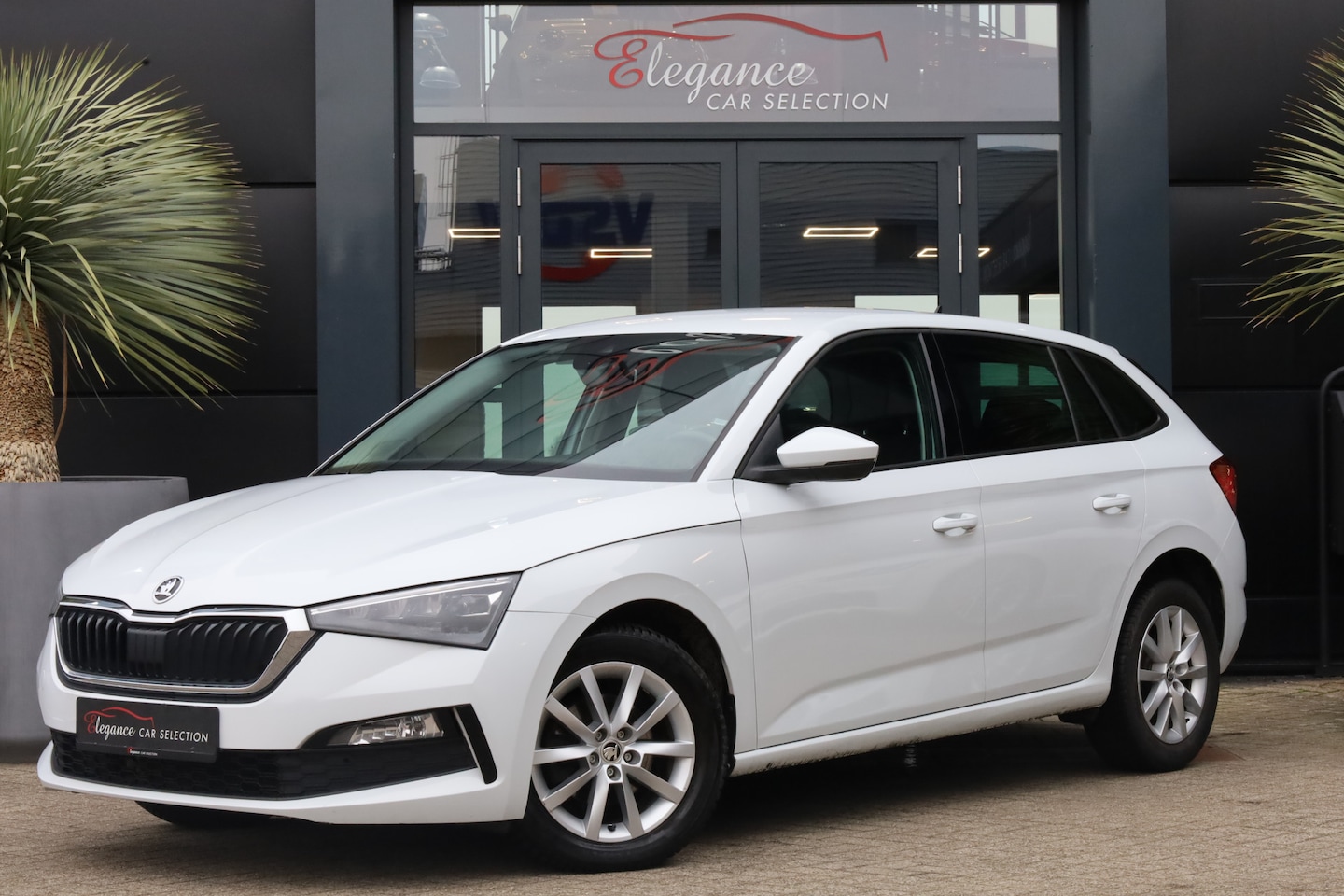 Skoda Scala - 1.0 TSI Style 116pk Automaat Navigatie/Airco/Parkeersensoren - AutoWereld.nl