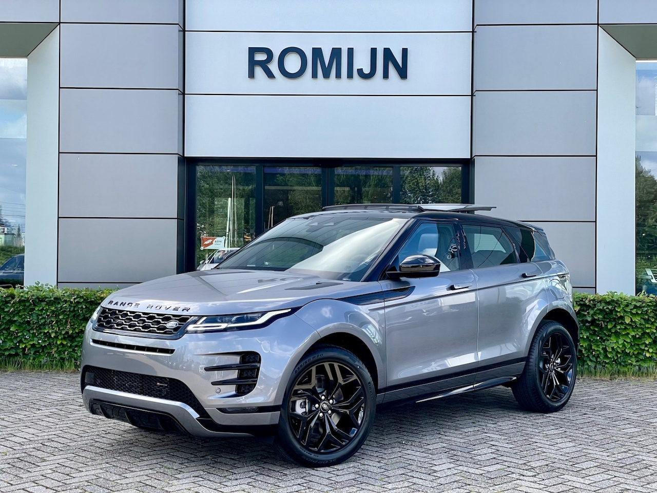 Land Rover Range Rover Evoque - 1.5 P300e AWD R-Dynamic SE PANORAMADAK NIEUW VOERTUIG - AutoWereld.nl