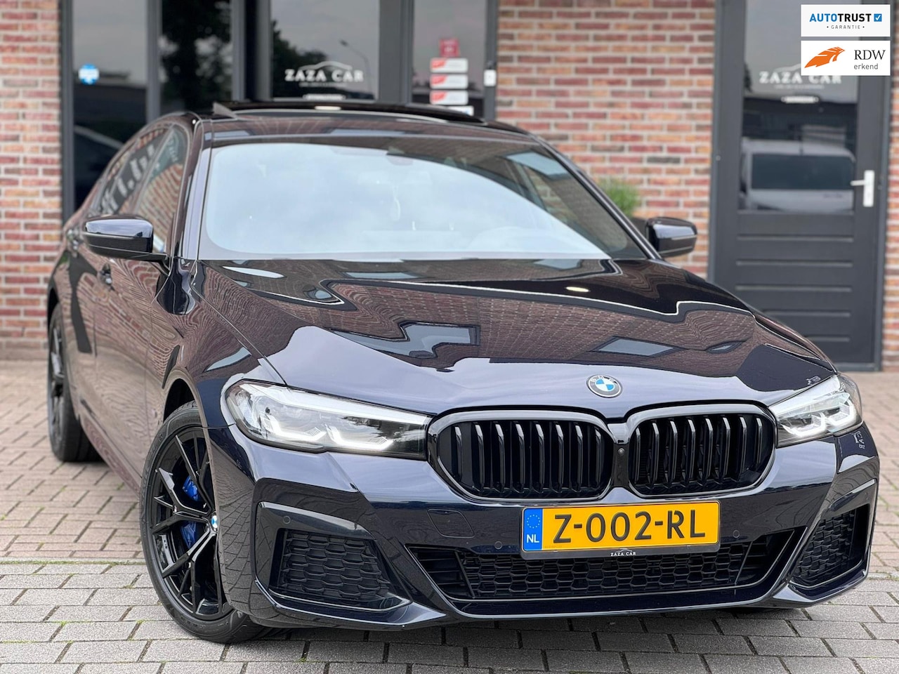 BMW 5-serie - 545e Hybride xDrive Business Edition Plus M-sport Pano HUD - AutoWereld.nl