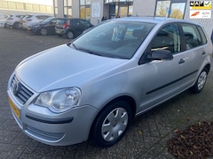 Volkswagen Polo - 1.2-12V Trendline / 1 jaar apk / nap / 5drs / nette auto