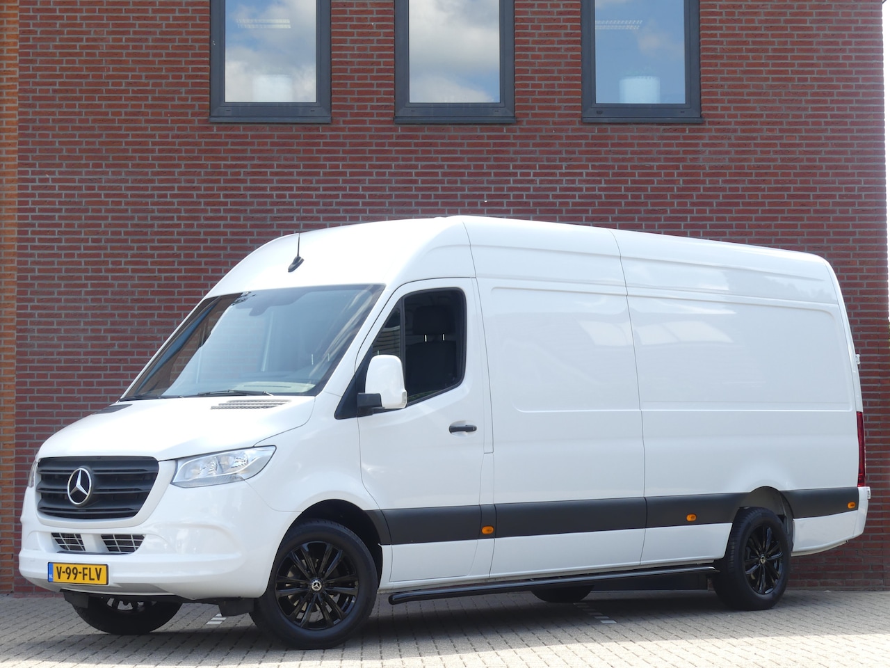 Mercedes-Benz Sprinter - 317 CDI L3H2 Automaat Airco/Camera/Cruise control - AutoWereld.nl