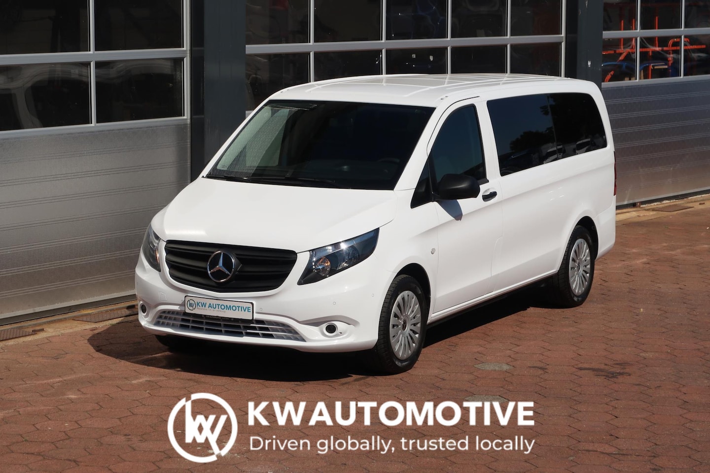 Mercedes-Benz Vito Tourer - 114 CDI Pro Lang AUT/ 9-PERS!/ CAMERA/ CRUISE/ AIRCO/ DAB+ - AutoWereld.nl