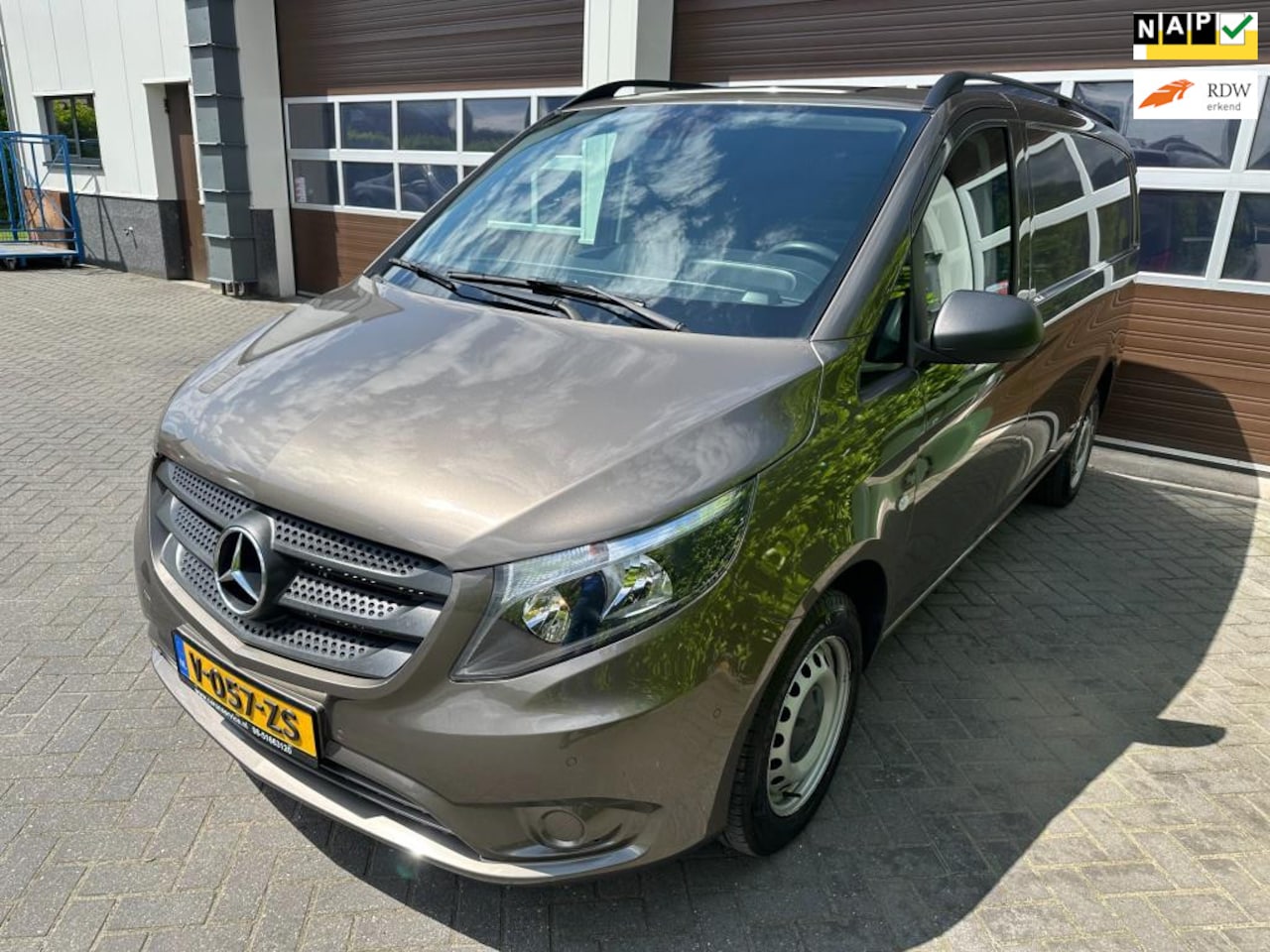 Mercedes-Benz Vito - 114 CDI Lang Automaat Achteruitrijcamera Navigatie Cruisecontrole - AutoWereld.nl