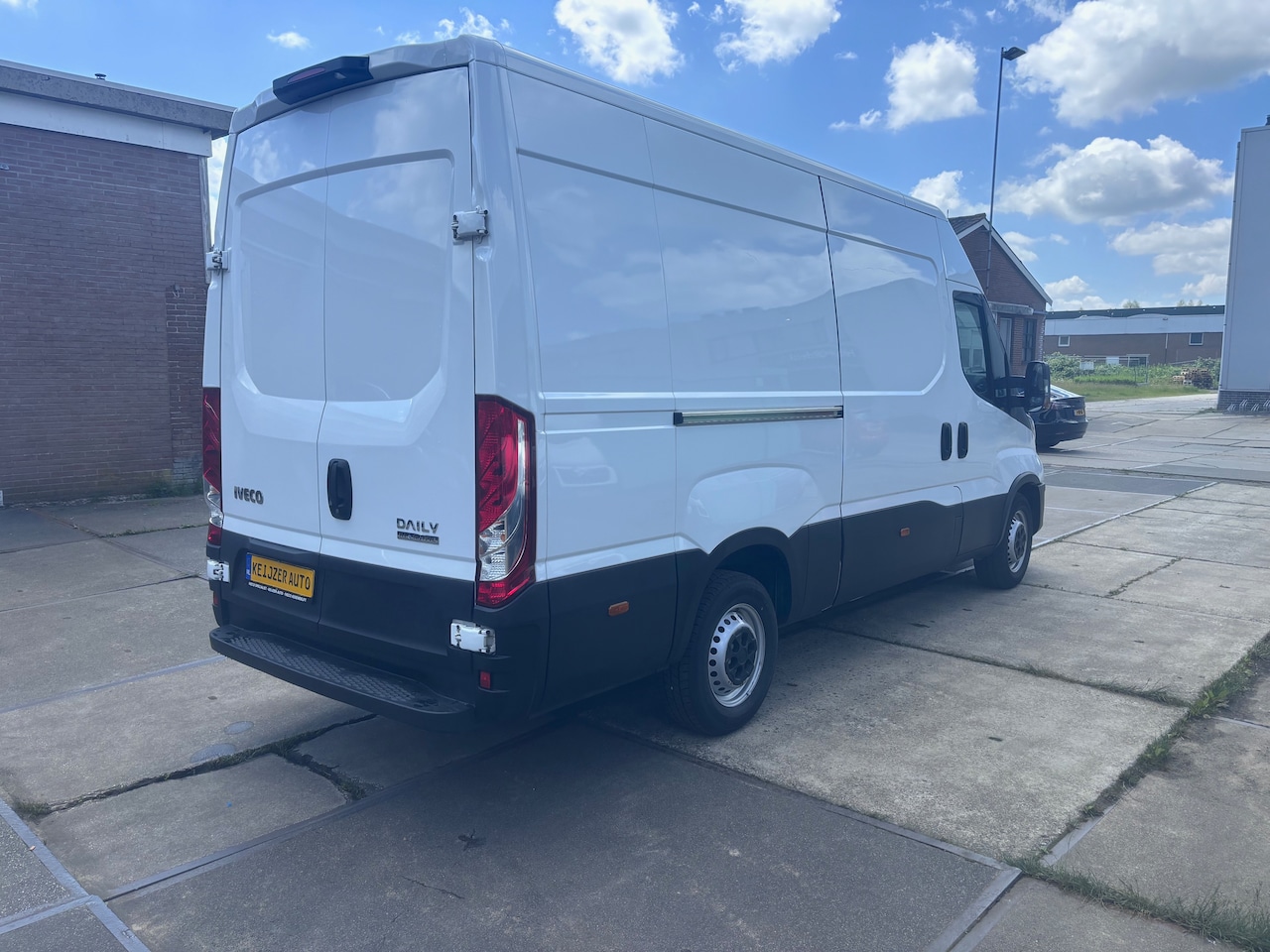 Iveco Daily - 35S14V 2.3 352 H3 L Trekhaak 3500 kg!