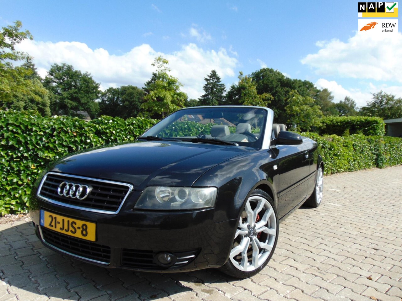 Audi A4 Cabriolet - 2.4 V6 Exclusive Automaat , Clima / Cruise / Elec.Pakket / Leder / Navi / Pdc / 19 Inch Lm - AutoWereld.nl